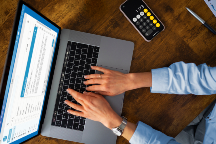 Invoice Manager tool for financial operations management